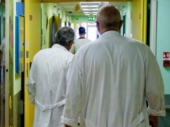 Bimba con lesioni cerebrali, condizioni stabili Bimba con lesioni cerebrali, condizioni stabili