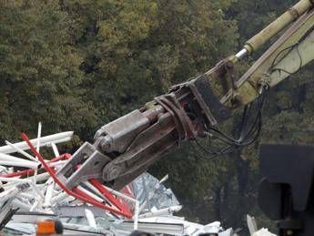 Rifiuti speciali in Italia, in aumento ma si conferisce meno in discarica Rifiuti speciali in Italia, in aumento ma si conferisce meno in discarica