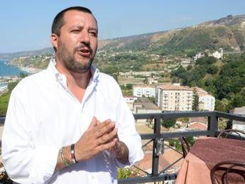 Salvini: Se Papa vuole ius soli lo applichi in Vaticano Salvini: Se Papa vuole ius soli lo applichi in Vaticano