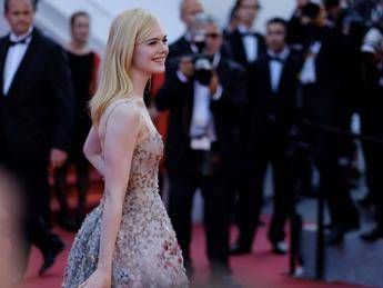 Selena Gomez ed Elle Fanning per il prossimo film di Woody Allen Selena Gomez ed Elle Fanning per il prossimo film di Woody Allen
