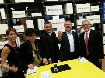 A ‘Fico’ l'ufficio postale fa viaggiare il made in Italy nel mondo A ‘Fico’ l'ufficio postale fa viaggiare il made in Italy nel mondo