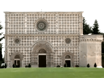 La basilica di Collemaggio restituita agli aquilani La basilica di Collemaggio restituita agli aquilani