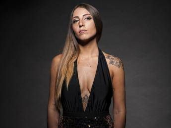 Erika Ietro canta la sua sfida alle convenzioni con 'I’m here' Erika Ietro canta la sua sfida alle convenzioni con 'I’m here'