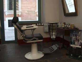 Barba e capelli per Franceschini a Pesaro: Speriamo sia un Figaro bravo! Barba e capelli per Franceschini a Pesaro: Speriamo sia un Figaro bravo!