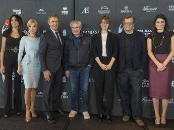 'La Tribù' vince il Festival di Montecarlo, miglior attore l'italiano Nocella 'La Tribù' vince il Festival di Montecarlo, miglior attore l'italiano Nocella
