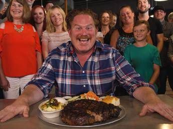 'Man V Food' esce dallo schermo, sfida a Milano e Padova 'Man V Food' esce dallo schermo, sfida a Milano e Padova