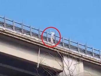 Lancia figlia dal ponte su A14 Lancia figlia dal ponte su A14