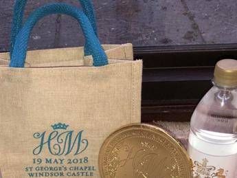 Harry e Meghan, bomboniere già in vendita online Harry e Meghan, bomboniere già in vendita online