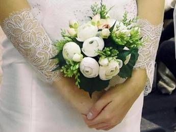 Va alle nozze dell'amante vestita da sposa Va alle nozze dell'amante vestita da sposa