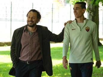 Scende in campo 'Il campione' con Stefano Accorsi Scende in campo 'Il campione' con Stefano Accorsi
