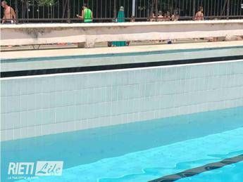 La piscina comunale è gratis, ma non c'è l'acqua La piscina comunale è gratis, ma non c'è l'acqua