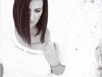 Nuovo singolo per Laura Pausini, 'La soluzione' Nuovo singolo per Laura Pausini, 'La soluzione'