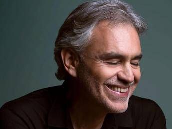 Bocelli in vetta a classifiche inglesi