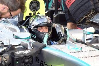 Rosberg in pole anche ad Abu Dhabi, Vettel sbaglia e parte dalle retrovie Rosberg in pole anche ad Abu Dhabi, Vettel sbaglia e parte dalle retrovie