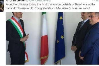 Unioni civili, prima cerimonia all'estero. Il 'sì' all'ambasciata della Mongolia Unioni civili, prima cerimonia all'estero. Il 'sì' all'ambasciata della Mongolia