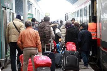 3,7 milioni di italiani sui treni a Natale, scatta piano controlli Polizia 3,7 milioni di italiani sui treni a Natale, scatta piano controlli Polizia