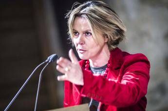 Farmaci, Lorenzin: Inaccettabili prezzi anti-epatite C Farmaci, Lorenzin: Inaccettabili prezzi anti-epatite C