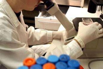 Farmaci, Mantovani: Superbatteri sfida globale, serve alleanza e più ricerca Farmaci, Mantovani: Superbatteri sfida globale, serve alleanza e più ricerca