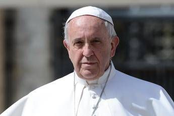 Papa Francesco sprona la Cei: Niente timidezze contro corruzione senza vergogna Papa Francesco sprona la Cei: Niente timidezze contro corruzione senza vergogna