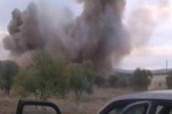 Missile in diretta, il giornalista si salva /Video Missile in diretta, il giornalista si salva /Video
