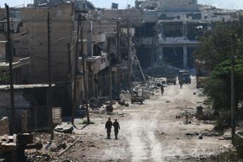 Siria, ribelli bombardano scuola elementare: morti 5 bambini
