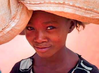 A Natale Oxfam 'regala il futuro' alle donne nei Paesi più poveri A Natale Oxfam 'regala il futuro' alle donne nei Paesi più poveri