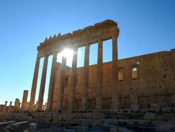 Siria, la denuncia degli attivisti: Is ha minato le rovine di Palmira Siria, la denuncia degli attivisti: Is ha minato le rovine di Palmira
