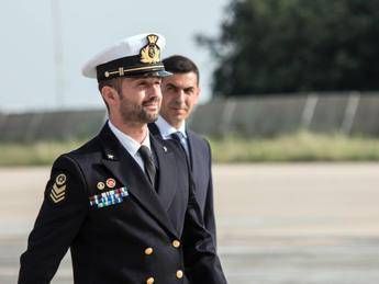 Marò, Salvatore Girone è a casa: Grazie agli italiani, ci hanno sempre sostenuto /FOTO Marò, Salvatore Girone è a casa: Grazie agli italiani, ci hanno sempre sostenuto /FOTO