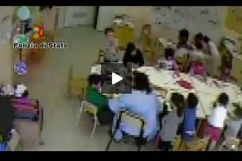 Ancona, botte e offese dalla maestra: l'incubo dei bimbi in una scuola materna /Video Ancona, botte e offese dalla maestra: l'incubo dei bimbi in una scuola materna /Video