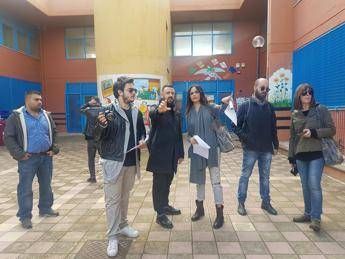 Maria Grazia Cucinotta torna alla regia per un cortometraggio sul bullismo Maria Grazia Cucinotta torna alla regia per un cortometraggio sul bullismo