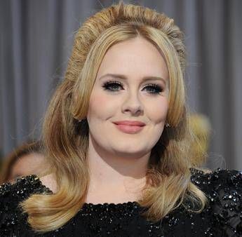 Lacrime in palestra dopo le feste, Adele soffre come tutti Lacrime in palestra dopo le feste, Adele soffre come tutti
