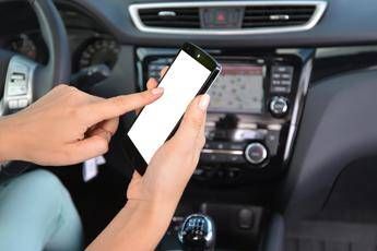 Auto senza pilota, consumatori pronti a lasciare il volante Auto senza pilota, consumatori pronti a lasciare il volante