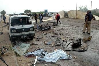 Libia, autobomba a Tripoli: un morto e due feriti Libia, autobomba a Tripoli: un morto e due feriti
