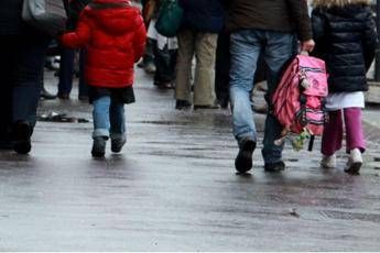 Maestra picchiata dalla madre di un alunno Maestra picchiata dalla madre di un alunno