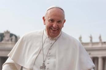 Papa Francesco confessa: Quanto mi manca andare a mangiare una pizza Papa Francesco confessa: Quanto mi manca andare a mangiare una pizza