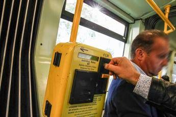 Bus e metro, in arrivo 'sconti' per pendolari Bus e metro, in arrivo 'sconti' per pendolari