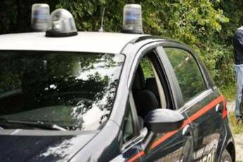 Donna uccisa ad Ancona, ferito il marito: fermato il fidanzato 18enne della figlia Donna uccisa ad Ancona, ferito il marito: fermato il fidanzato 18enne della figlia