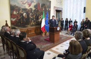 Renzi, Franceschi e Del Sette diplomano i primi Caschi Blu della Cultura italiani Renzi, Franceschi e Del Sette diplomano i primi Caschi Blu della Cultura italiani