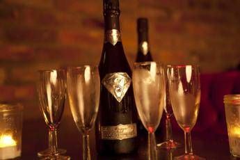 Champagne amico della memoria, 2 bicchieri a settimana 'arma' contro Alzheimer Champagne amico della memoria, 2 bicchieri a settimana 'arma' contro Alzheimer