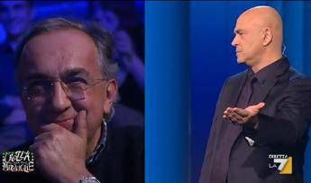 Crozza, Marchionne e...che Carrambata nel Paese delle Meraviglie! /Video Crozza, Marchionne e...che Carrambata nel Paese delle Meraviglie! /Video