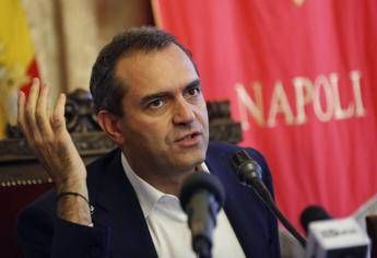 De Magistris: Nave Aquarius venga al porto di Napoli De Magistris: Nave Aquarius venga al porto di Napoli