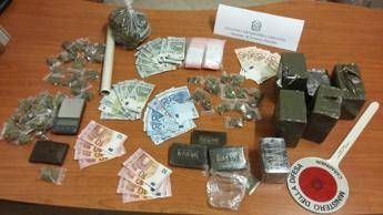 Cinque arresti per droga nell'hinterland di Milano Cinque arresti per droga nell'hinterland di Milano