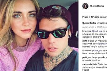 Chiara Ferragni e Fedez, spunta il primo bacio social Chiara Ferragni e Fedez, spunta il primo bacio social