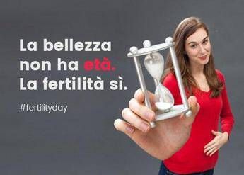 Da Saviano al popolo di Twitter: è bufera sul Fertility Day Da Saviano al popolo di Twitter: è bufera sul Fertility Day