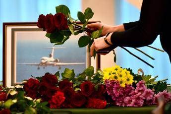 Aereo russo precipitato, recuperata una scatola nera Aereo russo precipitato, recuperata una scatola nera