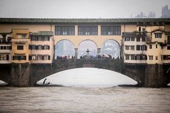 http://www.adnkronos.com/rf/image_size_400x300/Pub/AdnKronos/Assets/Immagini/firenze_ponte_FTG.jpg