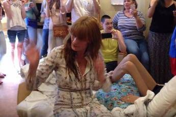 Il concerto di Florence and the Machine per la 15enne malata di tumore /Video Il concerto di Florence and the Machine per la 15enne malata di tumore /Video