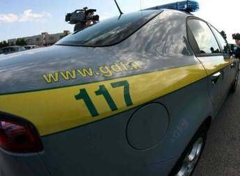 Fermo, ex trafficante di droga e falso cieco: in 13 anni ha incassato 140mila euro dall'Inps Fermo, ex trafficante di droga e falso cieco: in 13 anni ha incassato 140mila euro dall'Inps
