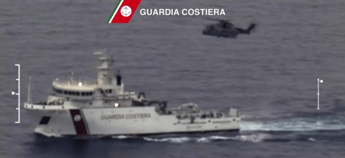 Tragedia al largo della Libia, affonda barcone: si temono 700 morti /Video Renzi: Subito vertice Ue straordinario. Da alcuni polemiche inqualificabili/Video Tragedia al largo della Libia, affonda barcone: si temono 700 morti /Video Renzi: Subito vertice Ue straordinario. Da alcuni polemiche inqualificabili/Video