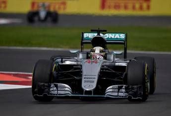 Gp Brasile, Hamilton in pole davanti a Rosberg e Raikkonen Gp Brasile, Hamilton in pole davanti a Rosberg e Raikkonen